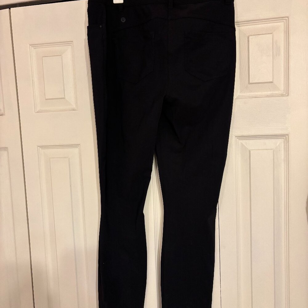 Lululemon City Sleek Slim Fit HR Pants | Size 31 | Black